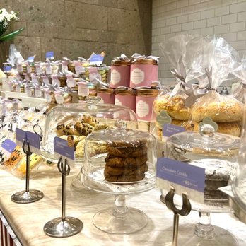 Nono’s - Sweet display - Breakfast & Brunch Near Me - Makati City, NCR