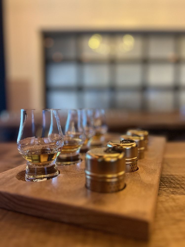 Bulleit Distilling Co Visitor Experience Logo