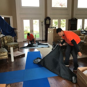 3 Dave's Moving & Storage - Guys working on a move - Movers Near Me - Remington, Virginia 3 Dave's Moving & Storage - Guys working on a move - Movers Near Me - Remington, Virginia