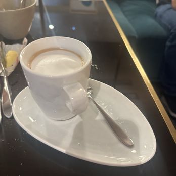 Hôtel Burdigala - Flat white during breakfast buffet, no extra charge - Hotels Near Me - Bordeaux, 33