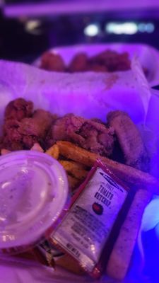 Royalty Bar & Lounge by null