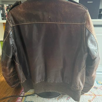 Leather Care Specialists - Pre-repair back - Leather Goods Near Me - Avon, Illinois Leather Care Specialists - Pre-repair back - Leather Goods Near Me - Avon, Illinois