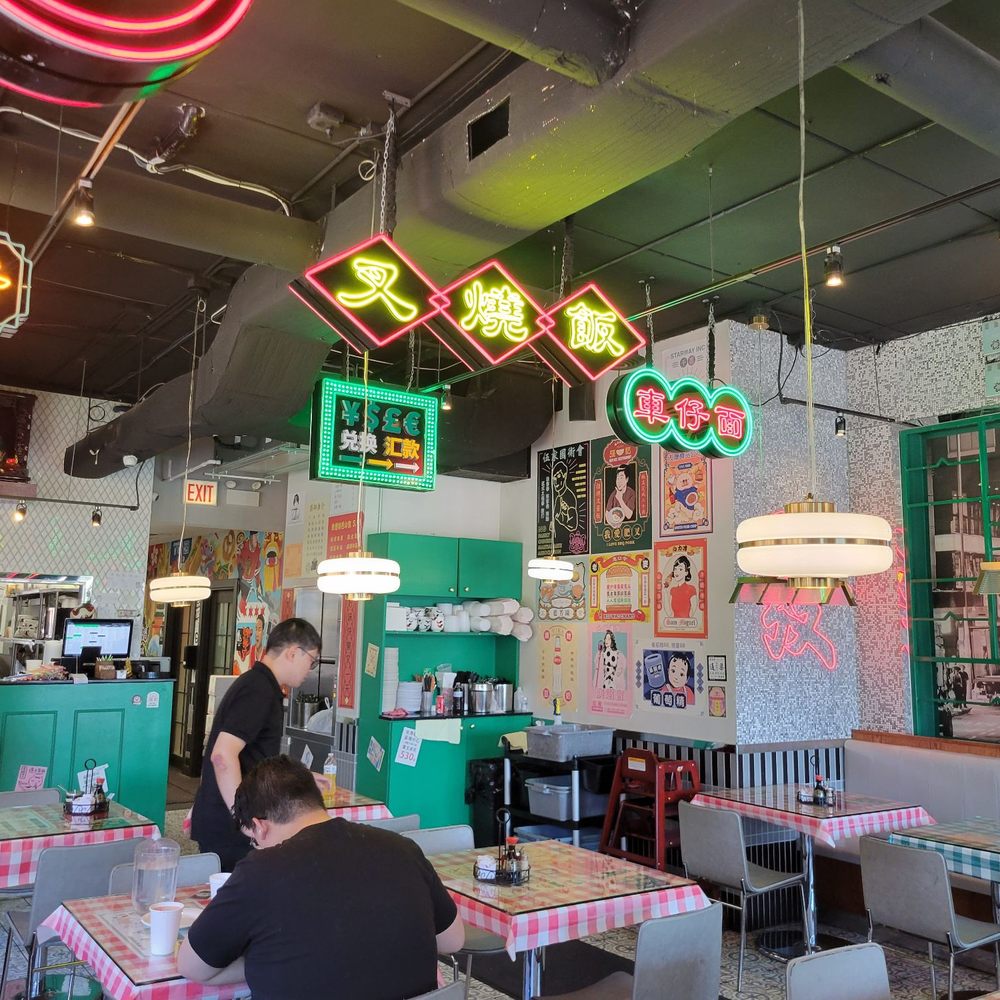 Ken Kee - Interior - Seafood Near Me - Chicago, Illinois Ken Kee - Interior - Seafood Near Me - Chicago, Illinois