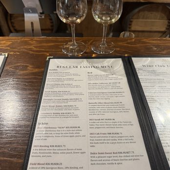Bel Vino Winery - I couldn't decide between white wines and the tasting room attendant was nice and let me try the wines before I decided. - Wine Tasting Room Near Me - Temecula, California