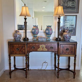 True Integrity Estate Services - Thoughtful room staging helps highlight furniture, décor, artwork, and household contents with clarity and structure. - Estate Liquidation Near Me - Yorba Linda, California True Integrity Estate Services - Thoughtful room staging helps highlight furniture, décor, artwork, and household contents with clarity and structure. - Estate Liquidation Near Me - Yorba Linda, California