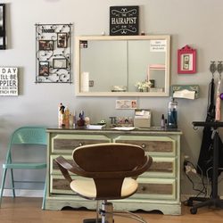 Salon Revive - Little Gem