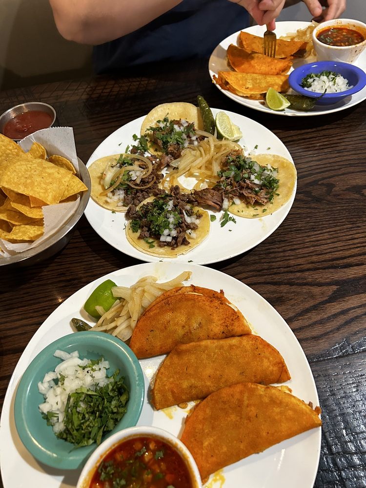 EL PARIAN Updated October 2024 10 Photos 1310 East New Boston Rd