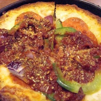 Davanni's - solo pizza w/red onions, green peppers, and pepperoni - Pizza Near Me - Rogers, Minnesota