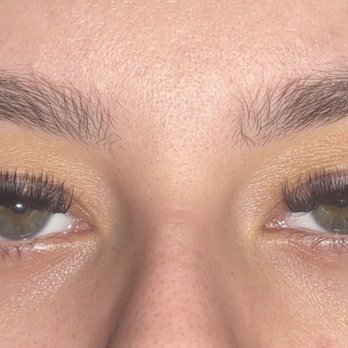 Blyss Beauty - 4 & 1/2 days after the set and still very  full :) - Eyelash Service Near Me - Tempe, Arizona