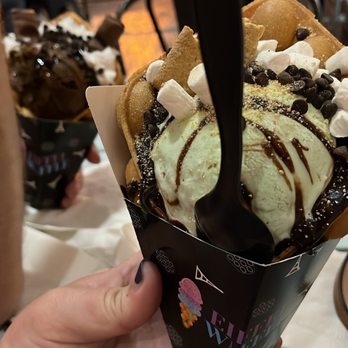 Eiffel Waffle - Amazing Mint Waffle - Desserts Near Me - Downers Grove, Illinois