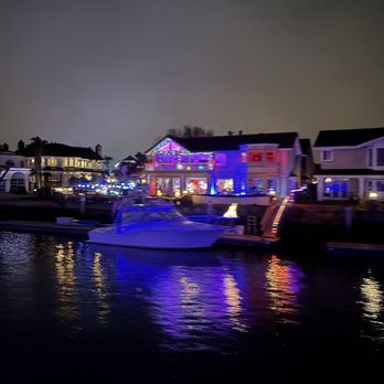 Cruise of Lights – Huntington Harbour Holiday Boat Tours