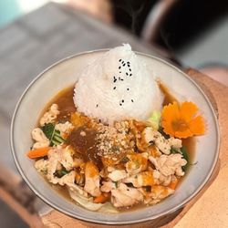 Pearl Thai Cuisine - L-Pra Rama with Chicken $15
