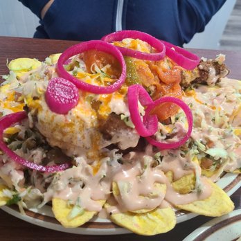 El Rinconcito Salvadoreño #2 - Pollo con Tajadas. Fried chicken over a bed of plantains and slaw. - Salvadoran Near Me - Lenexa, Kansas El Rinconcito Salvadoreño #2 - Pollo con Tajadas. Fried chicken over a bed of plantains and slaw. - Salvadoran Near Me - Lenexa, Kansas