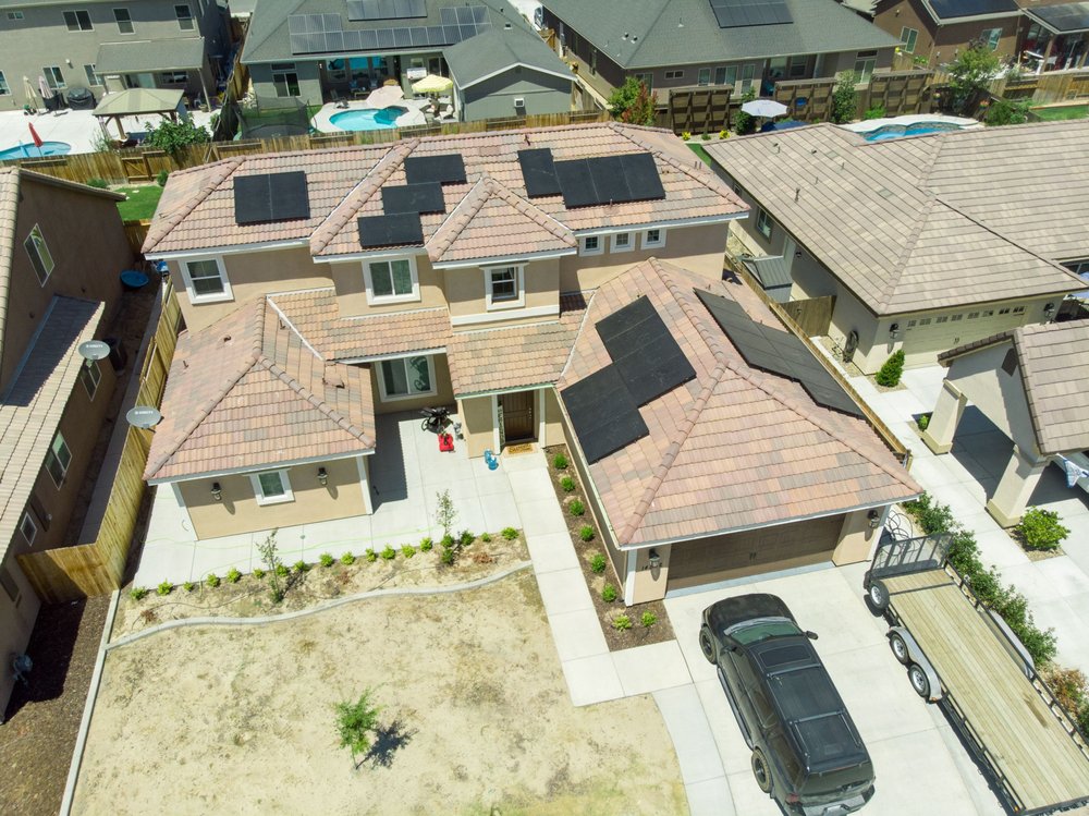 Slide of Ilum Solar