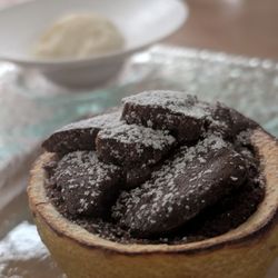 Taverna del Capitano - Chocolate cake in lemon