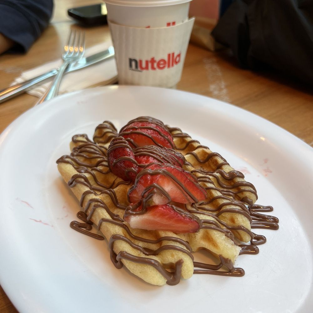 Nutella Cafe - Desserts Near Me - Chicago, Illinois