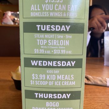 Applebee's Grill + Bar - May 2025 - Sports Bars Near Me - Manteca, California