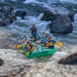 Arrowhead River Adventures - Navigating Blossom Bar on a multi-day river trip on the Rogue River. Whitewater, camping, and scenery in one trip.