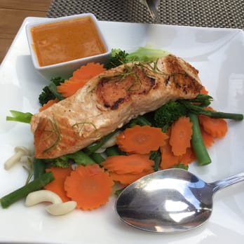 Turmeric Thai Kitchen - Salmon with curry and vegetables - Thai Near Me - La Jolla, California Turmeric Thai Kitchen - Salmon with curry and vegetables - Thai Near Me - La Jolla, California