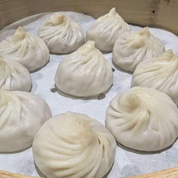 Din Tai Fung - Taro Dumplings (circle formation) - Taiwanese Near Me - Arcadia, California Din Tai Fung - Taro Dumplings (circle formation) - Taiwanese Near Me - Arcadia, California