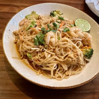 Lazy Dog Restaurant & Bar - Thai Noodles Got broccoli instead of peanuts and tofu - New American Near Me - Temecula, California Lazy Dog Restaurant & Bar - Thai Noodles Got broccoli instead of peanuts and tofu - New American Near Me - Temecula, California