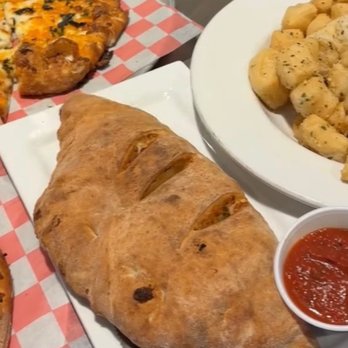 Parry's Pizzeria & Taphouse - Pizza Near Me - Cibolo, Texas Parry's Pizzeria & Taphouse - Pizza Near Me - Cibolo, Texas