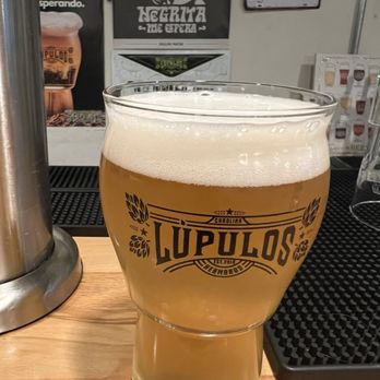 Lúpulos Hermanos - Blonde Ale - Breweries Near Me - Carolina, Puerto Rico