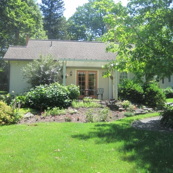 Rocky Springs Bed & Breakfast - Outside of the cottage - Hotels Near Me - Lancaster, Pennsylvania Rocky Springs Bed & Breakfast - Outside of the cottage - Hotels Near Me - Lancaster, Pennsylvania