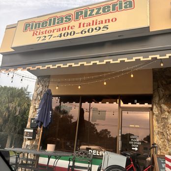 Pinellas Pizzeria - Outside of shop - Pizza Near Me - Largo, Florida