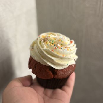 Cupcake Charlie's - Red Velvet Cupcake - Bakeries Near Me - Foxboro, Massachusetts Cupcake Charlie's - Red Velvet Cupcake - Bakeries Near Me - Foxboro, Massachusetts