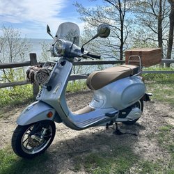 Arlington Motorsports - Vespa Primavera Picnic