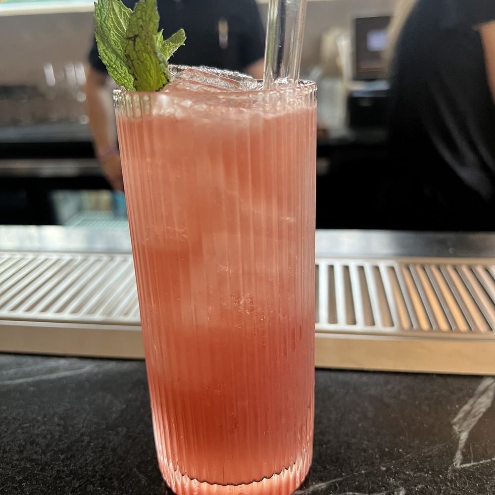 Allendale Social - Charlie's Girl - New American Near Me - Allendale, New Jersey