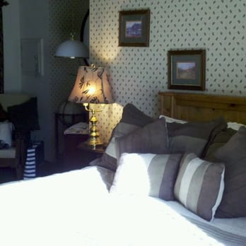 Bidwell House - Hunter glen room - on the first floor - Bed & Breakfast Near Me - Chester, California