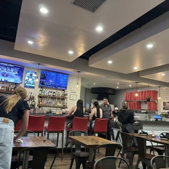 Pomo - Phoenix - staff clearing table, supervisor/manager finally coming out - Pizza Near Me - Phoenix, Arizona Pomo - Phoenix - staff clearing table, supervisor/manager finally coming out - Pizza Near Me - Phoenix, Arizona