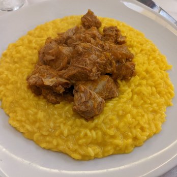 Trattoria La Vecchia Guardia - Risotto alla milanese con spezzatino. Risotto tasted of nothing! Very weird. Spezzatino was decent - Trattorie Near Me - Milan, Michigan Trattoria La Vecchia Guardia - Risotto alla milanese con spezzatino. Risotto tasted of nothing! Very weird. Spezzatino was decent - Trattorie Near Me - Milan, Michigan