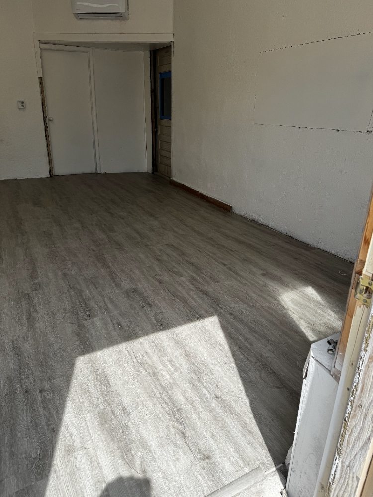 Slide of J&J Flooring & Remodeling