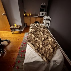 Resplendent Day Spa - Massage room
