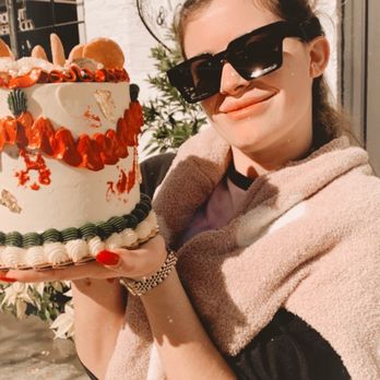 Dropout Bakery & Co - Custom Cakes Near Me - Mobile, Alabama