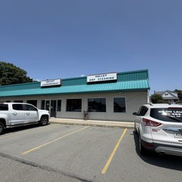 Exterior outside entrance of Bluestone Laundromat - Archbald, Pennsylvania Exterior outside entrance of Bluestone Laundromat - Archbald, Pennsylvania