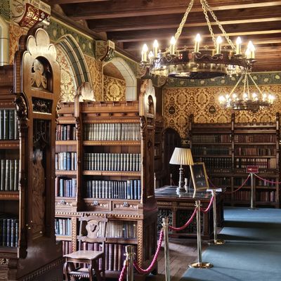 Cardiff Castle by null