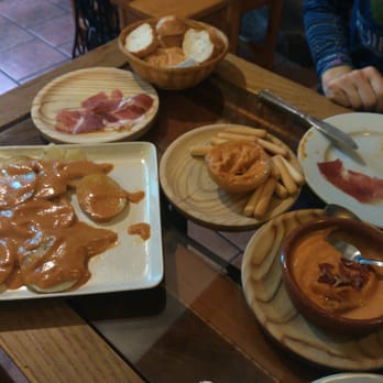 La Marrana - Más que suficiente para dos, papas, almogrote, salmorejo y jamón. Regado con vermú de Reus. - Tapas Bars Near Me - Valencia, V La Marrana - Más que suficiente para dos, papas, almogrote, salmorejo y jamón. Regado con vermú de Reus. - Tapas Bars Near Me - Valencia, V