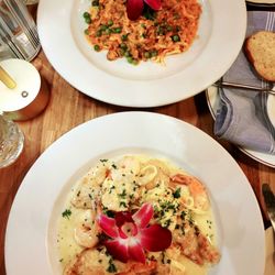Stella Artisan Italian - Spaghetti ala vodka & chicken and shrimp