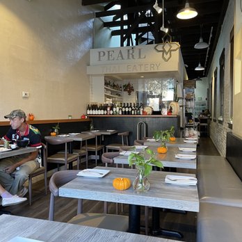 Pearl Thai Eatery - Small dining room - smelled like they had sewage problems when we walked in; should've walked out. - Thai Near Me - Pasadena, California Pearl Thai Eatery - Small dining room - smelled like they had sewage problems when we walked in; should've walked out. - Thai Near Me - Pasadena, California