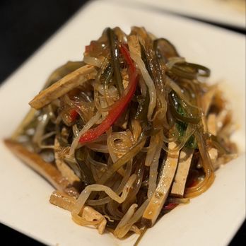 Din Tai Fung - Seaweed & Beancurd Salad - Taiwanese Near Me - Arcadia, California Din Tai Fung - Seaweed & Beancurd Salad - Taiwanese Near Me - Arcadia, California