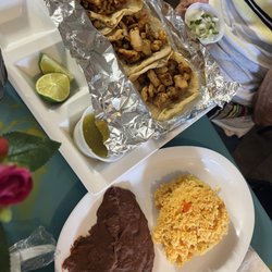Mayas Restaurant - Chicken tacos