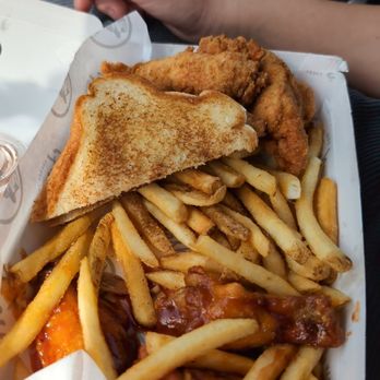 Slim Chickens - Chicken Wings Near Me - Columbia, Missouri
