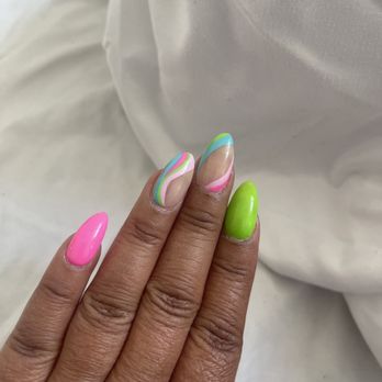 Avalon Nail Bar - Nail Salons Near Me - Long Beach, California