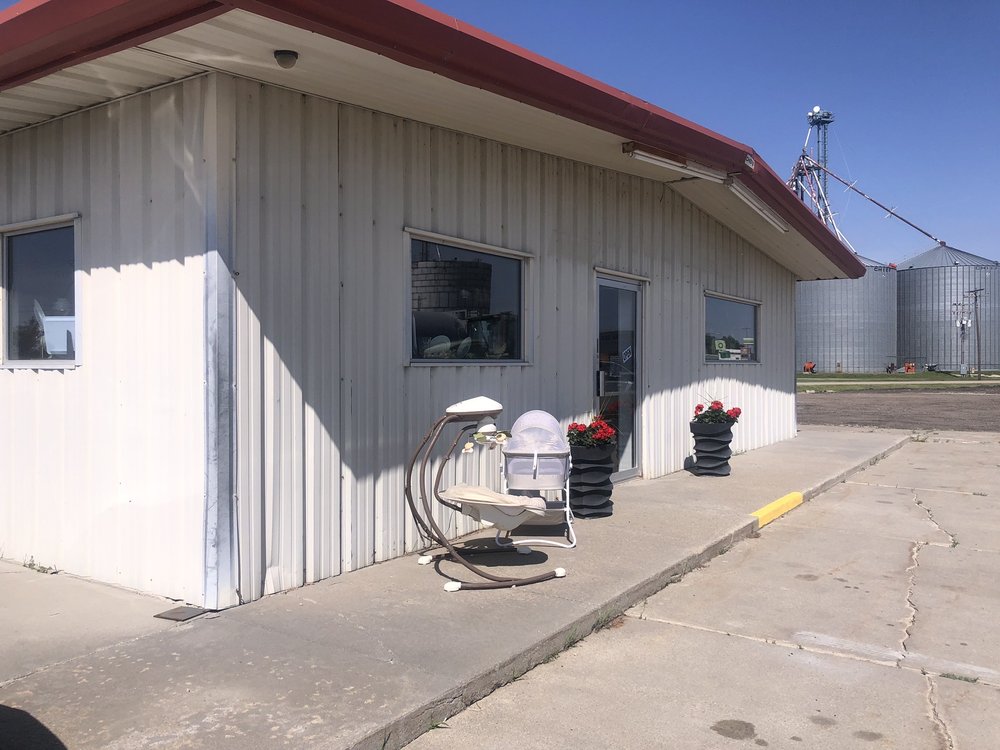 PEBBLE CREEK VINTAGE THRIFT Updated September 2024 151 Railroad St