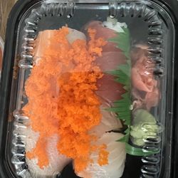 Lee's Sushi - Rainbow roll