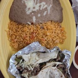 El Toro Mexican Restaurant - #6 Lunch (soft fajita tacos were kept warm in foil)